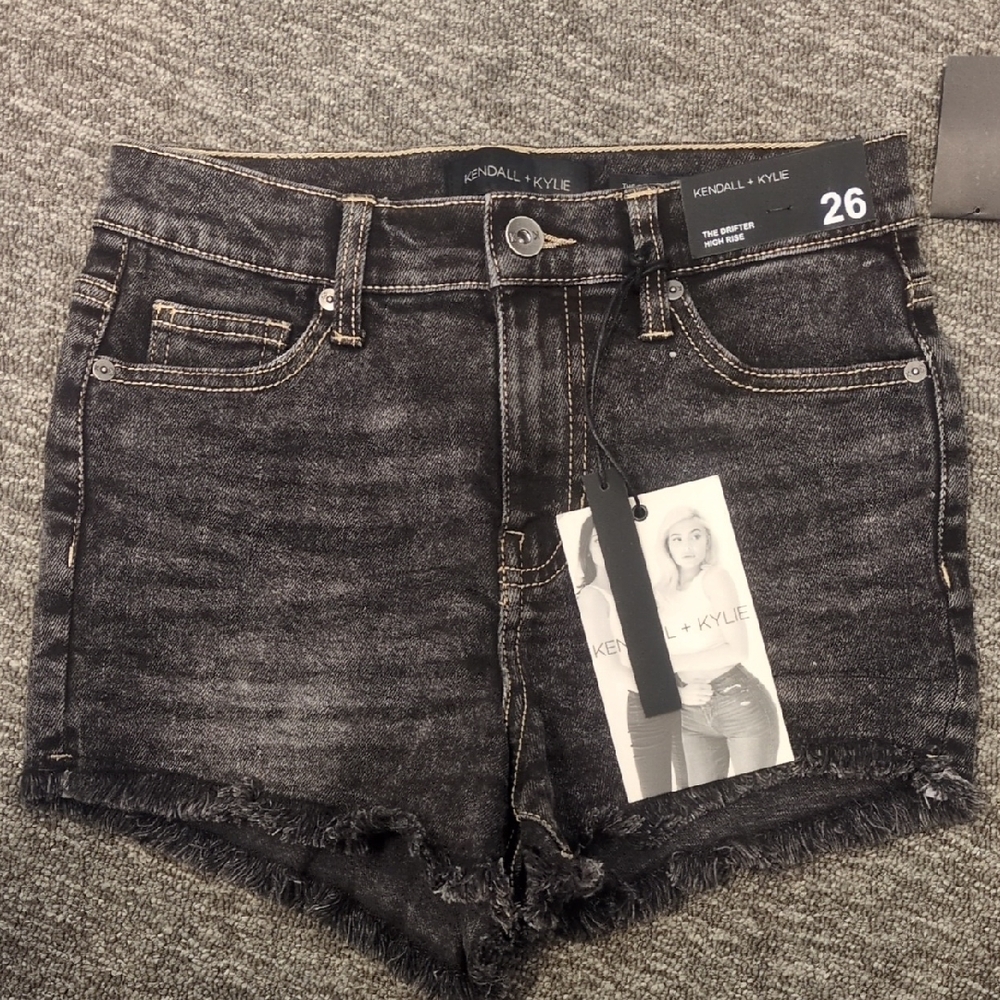 Kendall + Kylie Women's The Drifter High Rise Cheeky Shorts Waist 26
